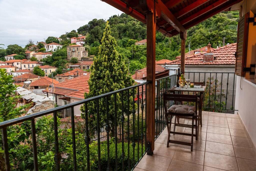 Small House With Garden & View Promirion Dış mekan fotoğraf